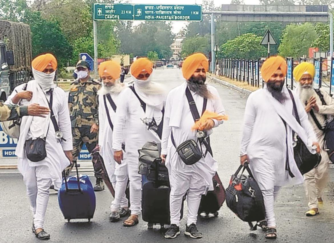  Over 200 Sikh pilgrims test +ve on return from Pakistan