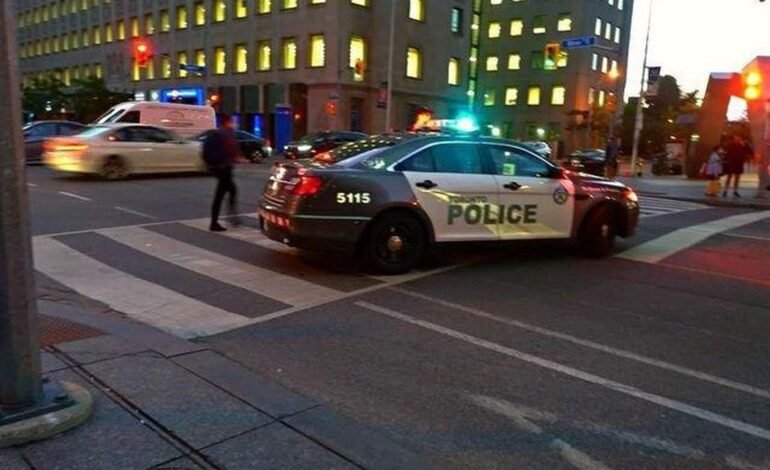 ਟੋਰਾਂਟੋ ਪੁਲਿਸ ਬਲੂਰ ਸਟ੍ਰੀਟ ਤੇ ਬੰਬ ਦੀ ਧਮਕੀ ਦੀ ਜਾਂਚ ਕਰ ਰਹੀ ਹੈ