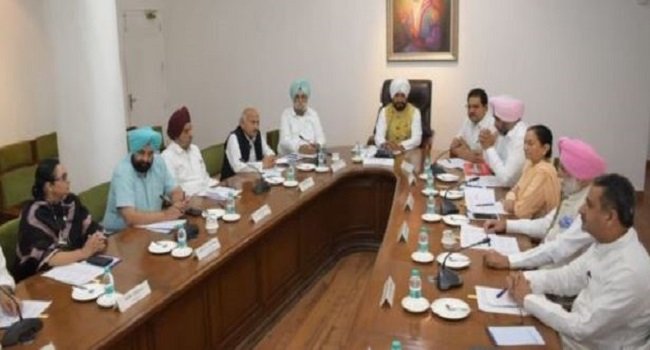 ਮੁੱਖ ਮੰਤਰੀ ਚਰਨਜੀਤ ਚੰਨੀ ਦੀ ਨਵੀਂ ਕੈਬਨਿਟ ਦੀ ਪਹਿਲੀ ਮੀਟਿੰਗ ਦੌਰਾਨ ਲਿਆ ਗਿਆ ਵੱਡਾ ਫ਼ੈਸਲਾ