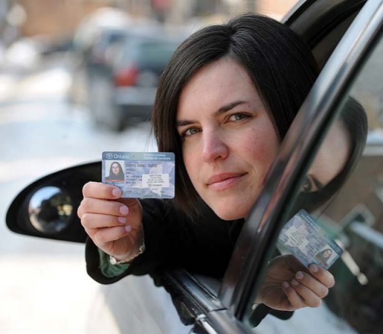 Standards for renewing driver's license and license plate sticker reinstated in Ontario