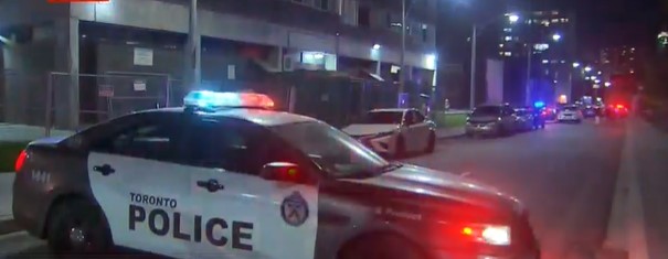 Shooting at downtown Toronto apartment complex, a man and a woman critically injured