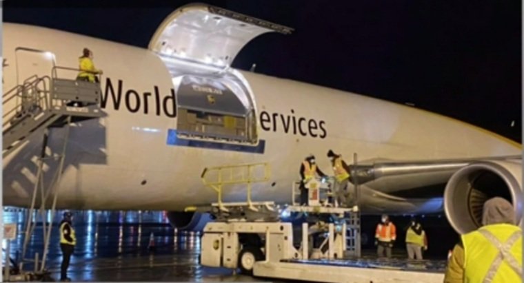 ਬੱਚਿਆਂ ਲਈ ਕੋਵਿਡ-19 ਵੈਕਸੀਨ ਦੀਆਂ ਖੁਰਾਕਾਂ ਵਾਲਾ ਜਹਾਜ਼ ਕੈਨੇਡਾ ਵਿੱਚ ਉਤਰਿਆ