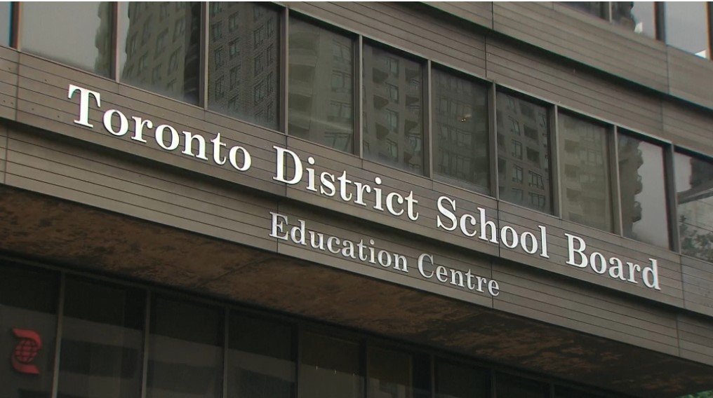 300 ਤੋਂ ਵੱਧ TDSB ਸਟਾਫ਼ ਮੈਂਬਰਾਂ ਨੂੰ ਵੈਕਸੀਨ ਨੀਤੀ ਦੇ ਲਾਗੂ ਹੋਣ ਕਾਰਨ ਛੁੱਟੀ ‘ਤੇ ਰੱਖਿਆ ਗਿਆ