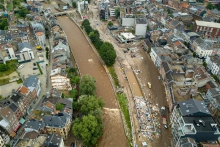 US-Canada crossing closed due to flooding, state of emergency declared