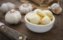 Benefits of eating raw garlic