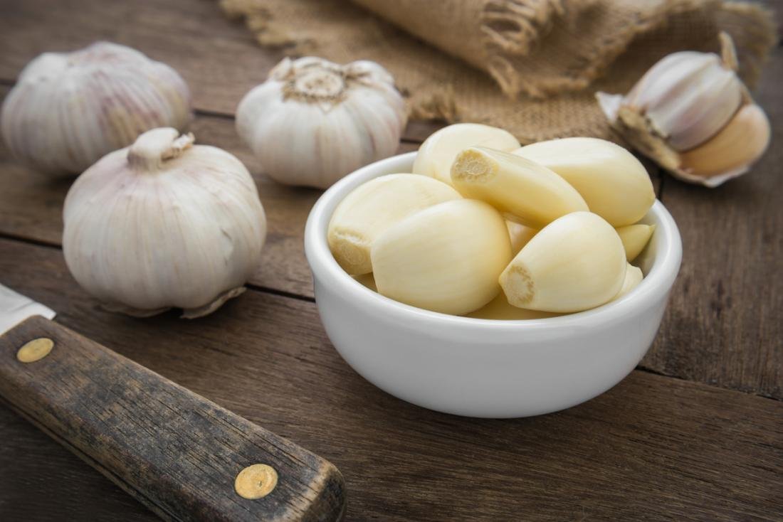Benefits of eating raw garlic