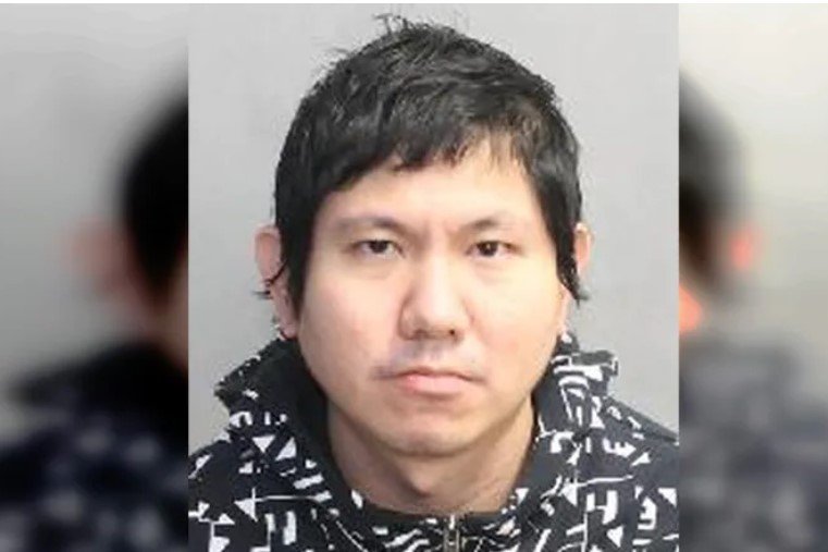 ਟੋਰਾਂਟੋ ਦੇ ਵਿਅਕਤੀ ‘ਤੇ ਬੱਚਿਆਂ ਨੂੰ ਆਨਲਾਈਨ ਲੁਭਾਉਣ ਲਈ 100 ਤੋਂ ਵੱਧ ਅਪਰਾਧਾਂ ਦਾ ਦੋਸ਼