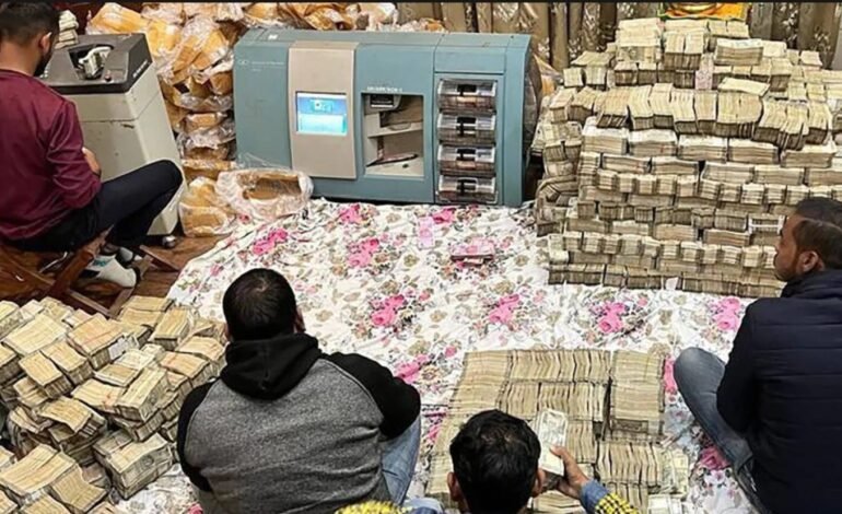 ਕਾਨਪੁਰ ਵਿੱਚ ਪਰਫਿਊਮ ਕਾਰੋਬਾਰੀ ਪਿਊਸ਼ ਜੈਨ ਦੇ ਘਰੋਂ 181 ਕਰੋੜ ਮਿਲਣ ਤੋਂ ਬਾਅਦ ਹੁਣ ਕਨੌਜ ਦੇ ਘਰ ਦੀਆਂ ਕੰਧਾਂ, ਫ਼ਰਸ਼, ਛੱਤ ਤੇ ਬੇਸਮੈਂਟਾਂ ਵਿੱਚੋਂ ਕਰੋੜਾਂ ਦਾ ਸੋਨਾ ਚਾਂਦੀ ਬਰਾਮਦ