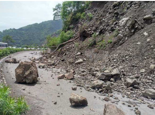 landslide in the southwest China killed 14 people and injured 3 others