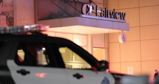 After two teenagers stabbed inside Fairview Mall, three suspects arrested by police