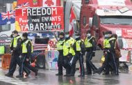 Police presence in downtown Ottawa increasing on protest convoy