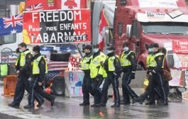 Police presence in downtown Ottawa increasing on protest convoy