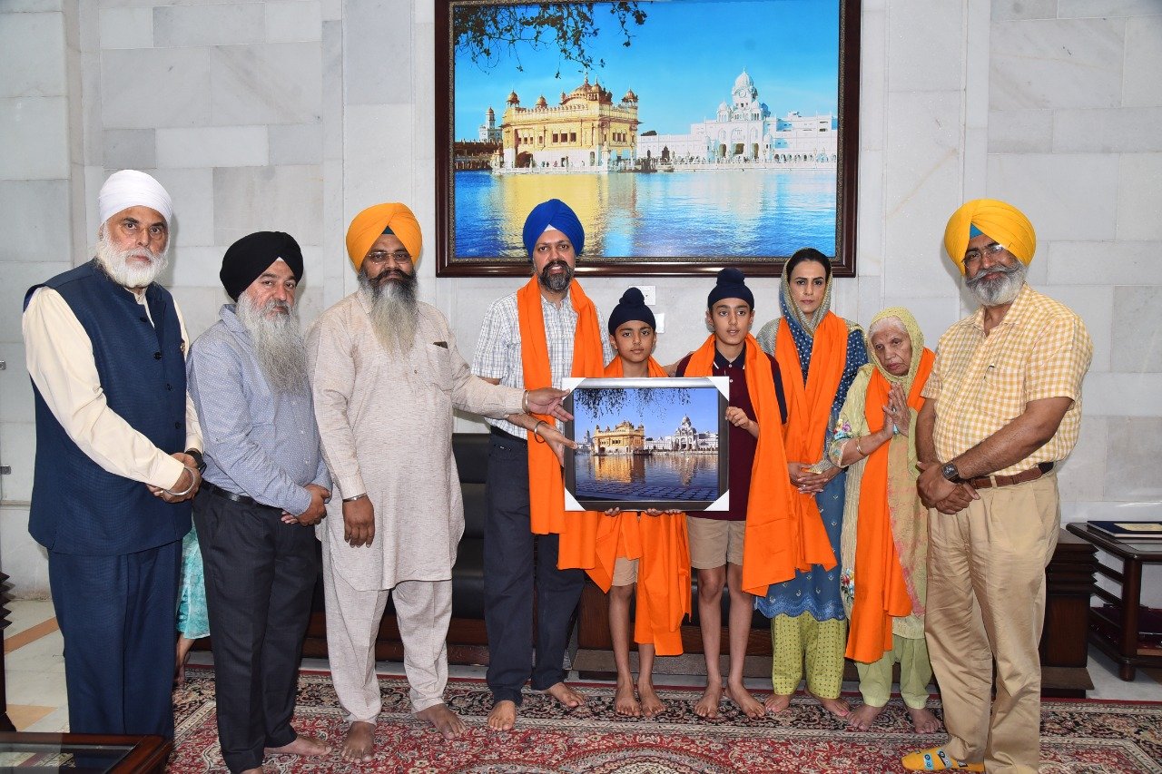 England MP S. Tanmanjeet Singh Dhesi pays obeisance at Sachkhand Sri Harmandar Sahib with his family members