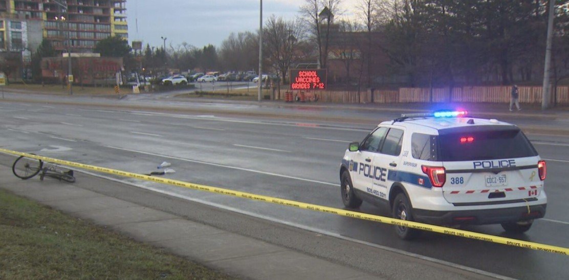Driver arrested after hitting cyclist in Mississauga, Ontario
