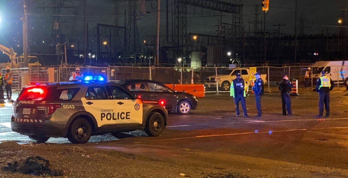 Driver hit a police officer in North York