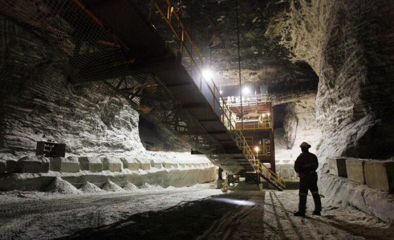 Del Duca-Wynne Liberal Supports Increasing Mining Tax