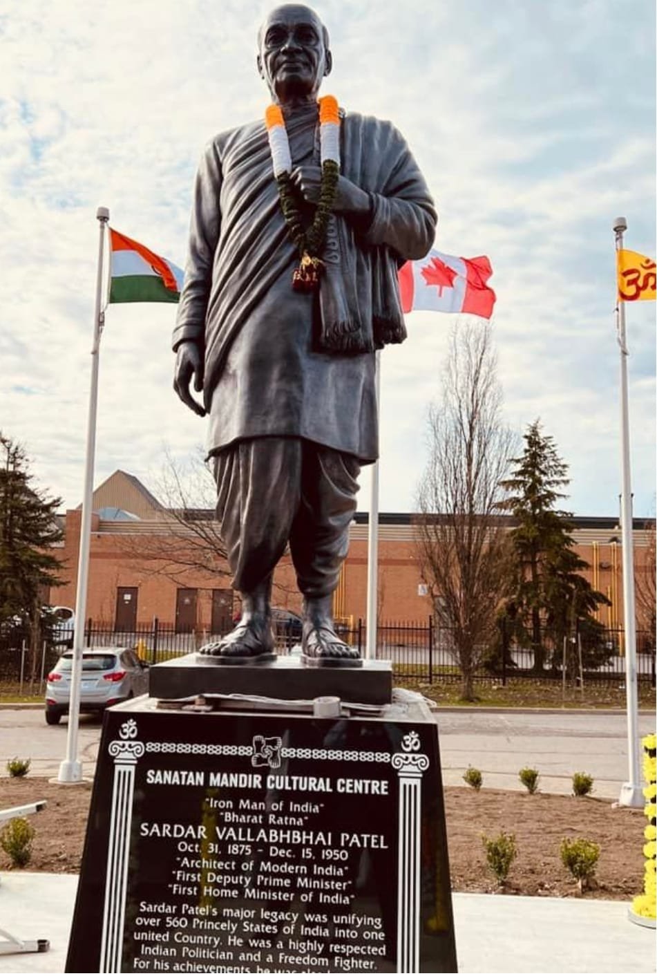 Narendra Modi inaugurates Patel statue in Canada