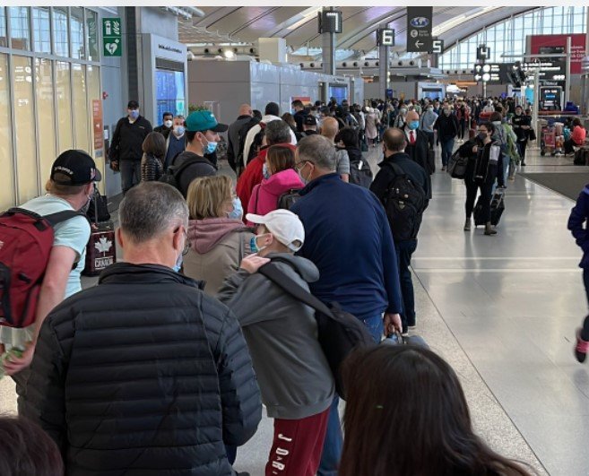 Long security queues reported at Pearson Airport