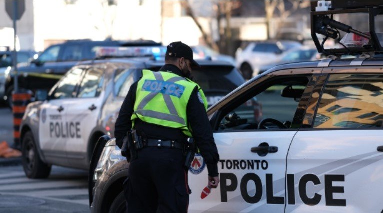 Driver arrested after found sleeping in a stolen vehicle with a gun: Toronto Police