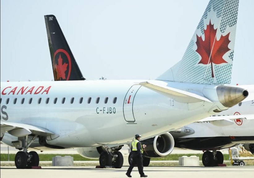 While taking off on same runway at Pearson airport, two Air Canada jets came dangerously close to crashing