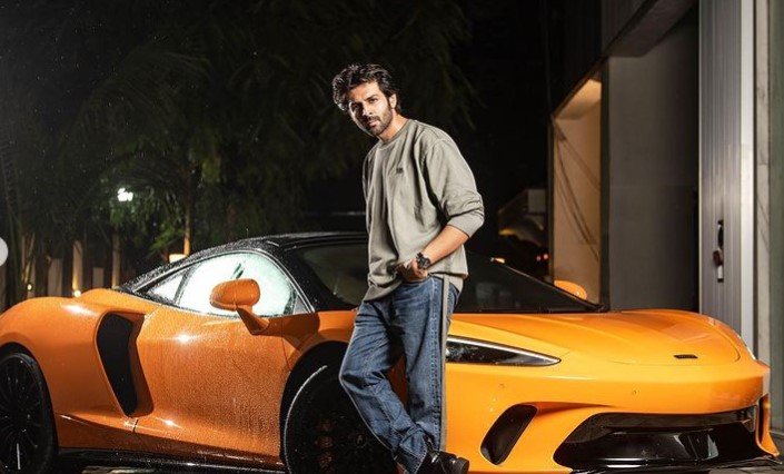 ਕਾਰਤਿਕ ਆਰੀਅਨ ਬਣੇ ਭਾਰਤ ਦੇ ਪਹਿਲੇ McLaren GT ਦੇ ਮਾਲਕ ਅਤੇ ਇਹ ਇੱਕ ਤੋਹਫ਼ਾ ਹੈ