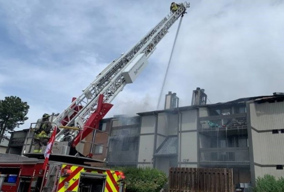 Many residents homeless after fire broke out in Mississauga townhouse complex