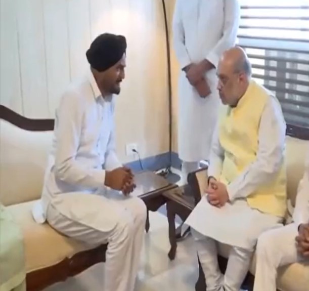 Sidhu Musewala's parents meet Union Home Minister Amit Shah