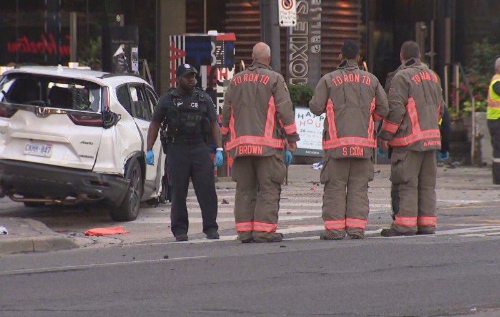 One dead, seven injured after a collision in downtown Toronto