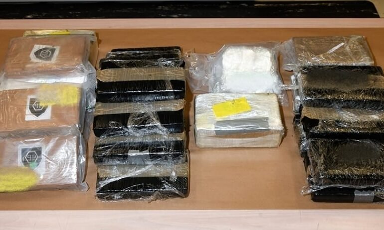 ਐੰਬਸਡਰ ਬ੍ਰਿਜ ਤੋਂ 30 ਕਿਲੋ ਕੋਕੀਨ ਬਰਾਮਦ,ਦੋ ਜਣੇ ਗ੍ਰਿਫਤਾਰ