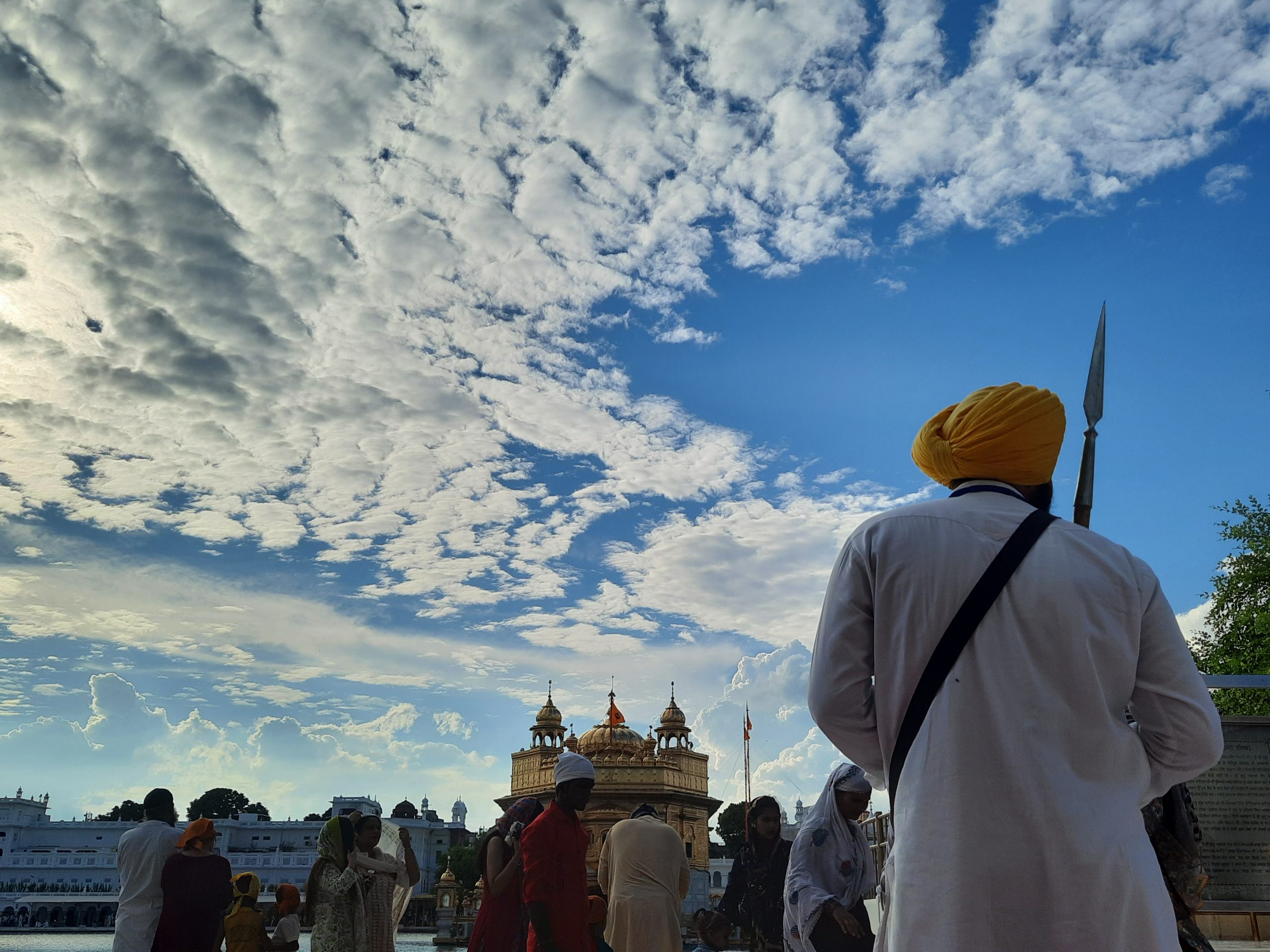 ਭਾਰੀ ਮਾਨਸਿਕ ਦਬਾਅ ਸਹਿ ਕੇ ਡਿਊਟੀ ਕਰਦੇ ਹਨ ਸ੍ਰੀ ਦਰਬਾਰ ਸਾਹਿਬ ਦੇ ਕਰਮਚਾਰੀ