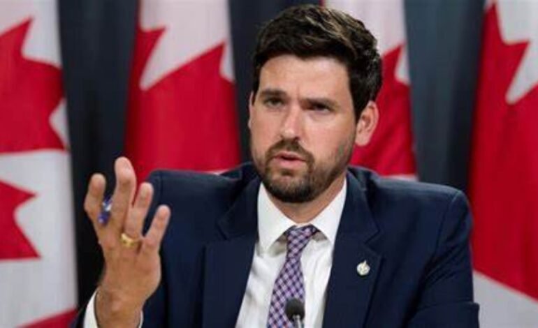 ਭਾਰਤ ਅਤੇ ਪਾਕਿਸਤਾਨ ਵੀਜ਼ਾ ਸੈਂਟਰਾਂ ‘ਚ ਅਰਜ਼ੀਆਂ ਦੀ ਪ੍ਰੋਸੈਸਿੰਗ ‘ਚ ਆਵੇਗੀ ਤੇਜ਼ੀ: Immigration Minister