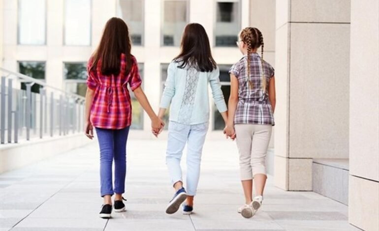 ਕੁੜੀਆਂ ਨਾਲ਼ ਕਾਣੀ ਵੰਡ ਅਤੇ ਸਵਰਗ ਦੀ ਭਾਲ਼