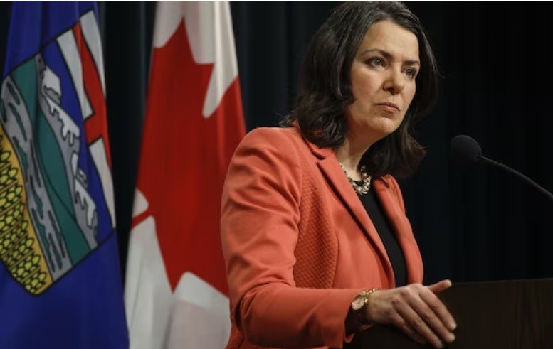 ਐਲਬਰਟਾ ਦੀ ਪ੍ਰੀਮੀਅਰ ਡੈਨੀਅਲ ਸਮਿਥ ਦੀ ਲੀਕ ਫ਼ੋਨ ਰਿਕਾਰਡਿੰਗ ਬਣੀ ਚਰਚਾ ਦਾ ਵਿਸ਼ਾ