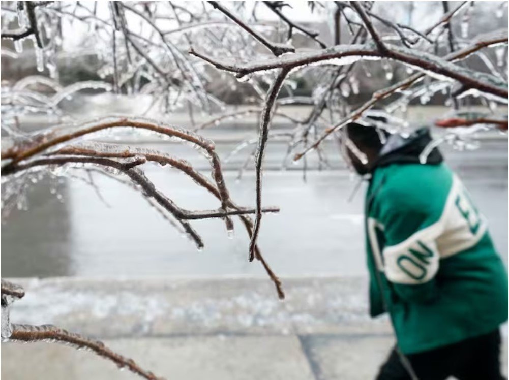 ਫ਼੍ਰੀਜ਼ਿੰਗ ਰੇਨ ਨਾਲ ਪ੍ਰਭਾਵਿਤ ਦੱਖਣੀ-ਪੱਛਮੀ ਕਿਊਬੈਕ ‘ਚ ਤੇਜ਼ ਹਵਾਵਾਂ ਕਾਰਨ ਹਜ਼ਾਰਾਂ ਘਰਾਂ ਦੀ ਬਿਜਲੀ ਠੱਪ