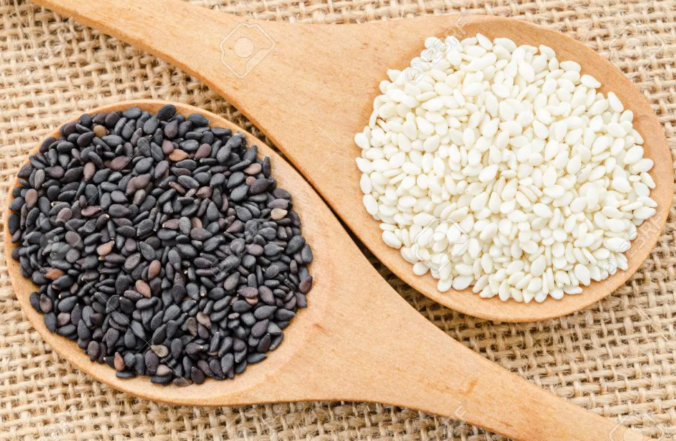 ਸਰਦੀਆਂ ਵਿੱਚ ਕਿਹੜੇ ਤਿਲ ਖਾਣੇ ਜ਼ਿਆਦਾ ਫਾਇਦੇਮੰਦ ਕਾਲੇ ਜਾਂ ਚਿੱਟੇ?