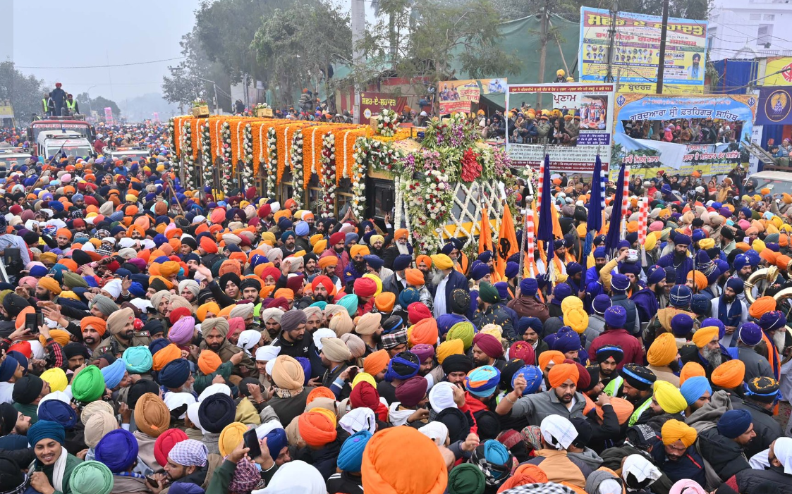 ਛੋਟੇ ਸਾਹਿਬਜ਼ਾਦਿਆਂ ਅਤੇ ਮਾਤਾ ਗੁਜਰੀ ਜੀ ਦੀ ਯਾਦ ‘ਚ ਗੁਰਦੁਆਰਾ ਸ੍ਰੀ ਫਤਹਿਗੜ੍ਹ ਸਾਹਿਬ ਤੋਂ ਸਜਾਇਆ ਸ਼ਹੀਦੀ ਨਗਰ ਕੀਰਤਨ