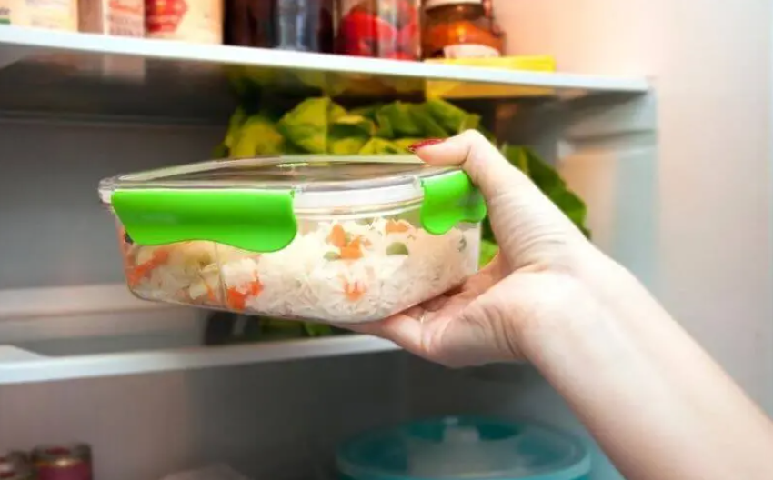 ਗਲਤੀ ਨਾਲ ਵੀ ਫਰਿੱਜ ‘ਚ ਨਾ ਰੱਖੋ ਖਾਣ-ਪੀਣ ਵਾਲੀਆਂ ਇਹ 4 ਚੀਜ਼ਾਂ