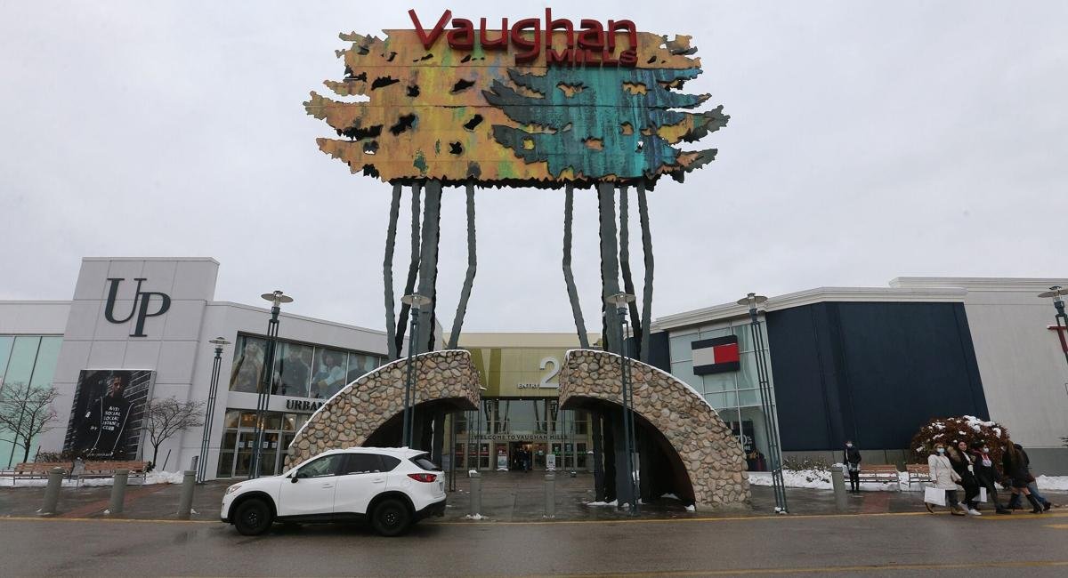 ਵੌਹਨ ਮਿੱਲਜ ਮਾਲ ਪਾਰਕਿੰਗ ਲਾਟ ਵਿੱਚ ਗੋਲੀ ਮਾਰੀ ਗਈ ਔਰਤ ਨੂੰ ਜਾਨਲੇਵਾ ਸੱਟਾਂ ਲੱਗੀਆਂ