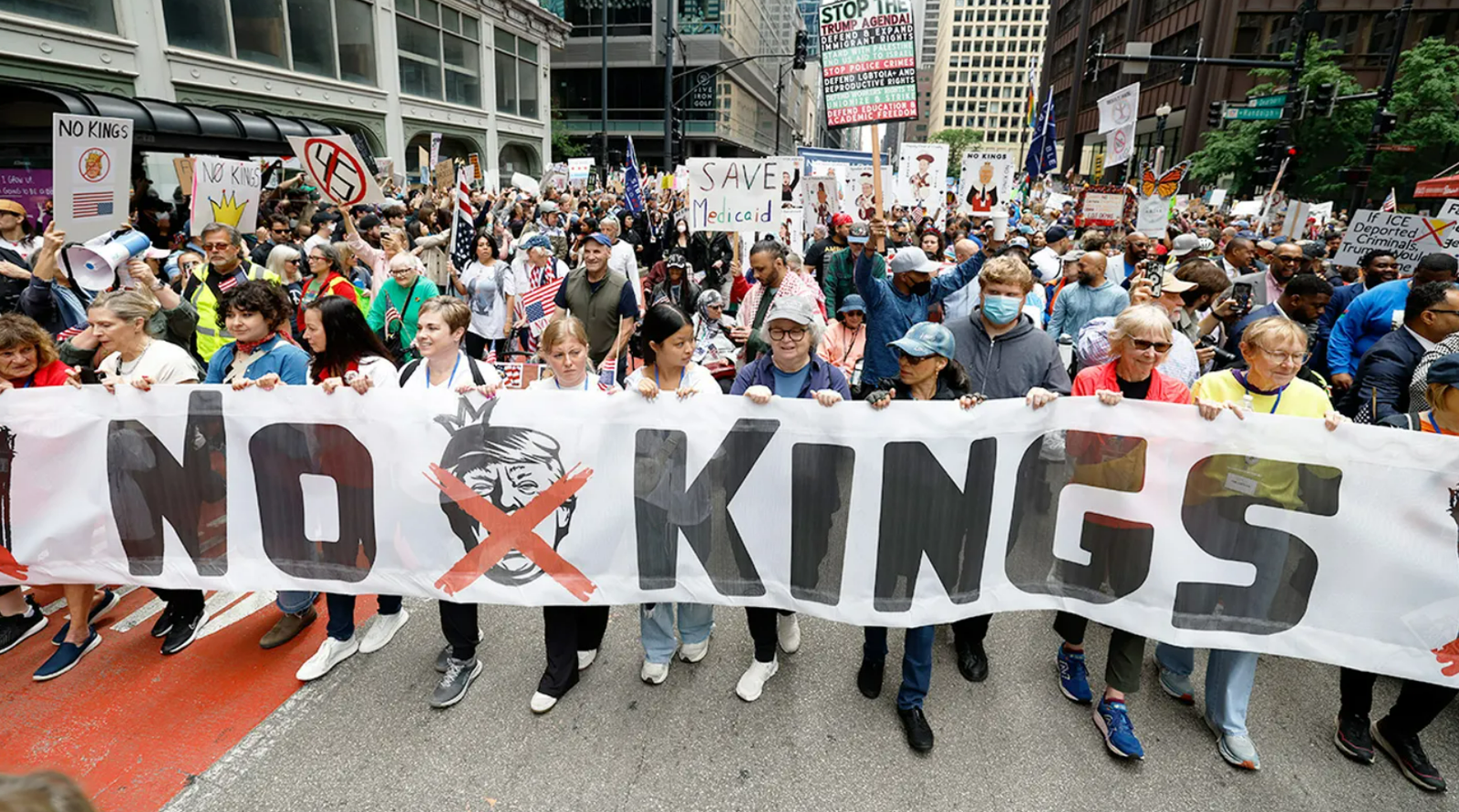 No Kings Protest 2025 : ਅਮਰੀਕਾ ਭਰ ‘ਚ ਟਰੰਪ ਸਰਕਾਰ ਖ਼ਿਲਾਫ਼ ਵੱਡੇ ਪ੍ਰਦਰਸ਼ਨ, ਸਰਕਾਰ ਬੰਦ ਦੌਰਾਨ ਹਜ਼ਾਰਾਂ ਲੋਕ ਸੜਕਾਂ ‘ਤੇ