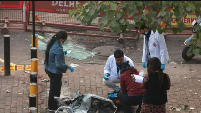 Delhi Red Fort Blast: ਧਮਾਕੇ ਵਾਲੀ ਕਾਰ ਕਸ਼ਮੀਰੀ ਡਾਕਟਰ ਉਮਰ ਉਨ ਨਬੀ ਨਾਲ ਜੁੜੀ, ਫਰੀਦਾਬਾਦ ਟੈਰਰ ਮੋਡੀਊਲ ਨਾਲ ਕਨੈਕਸ਼ਨ ਬੇਨਕਾਬ |