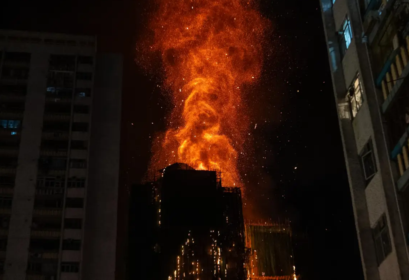 Hong Kong fire live: ਘਾਤਕ ਅੱਗ ‘ਚ 65 ਮੌਤਾਂ, ਸੈਂਕੜੇ ਲਾਪਤਾ—60 ਸਾਲਾਂ ਦੀ ਸਭ ਤੋਂ ਵੱਡੀ ਤ੍ਰਾਸਦੀ