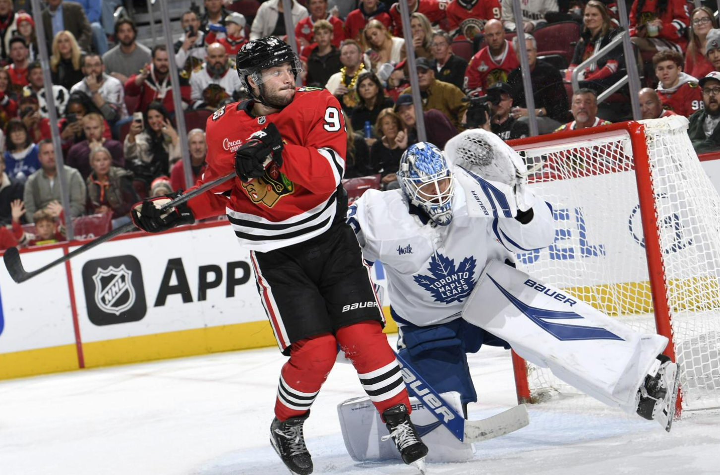 Maple Leafs vs Blackhawks: Joseph Woll ਦੀ ਵਾਪਸੀ ਵੀ Leafs ਨੂੰ ਹਰ ਤੋਂ ਨਾ ਬਚਾ ਸਕੀ, ਹਾਰ ਦੀ ਲੜੀ 5 ਮੈਚਾਂ ਤੱਕ ਪਹੁੰਚੀ |