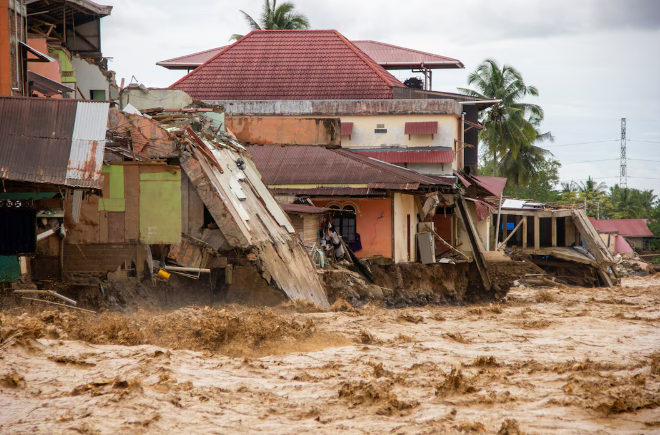 Southeast Asia flood deaths : ਦੱਖਣ-ਪੂਰਬੀ ਏਸ਼ੀਆ ‘ਚ ਭਿਆਨਕ ਬਾੜ੍ਹ: ਮੌਤਾਂ 321 ਤੱਕ ਪਹੁੰਚੀਆਂ, ਰਾਹਤ ਕਾਰਜ ਤੇਜ਼