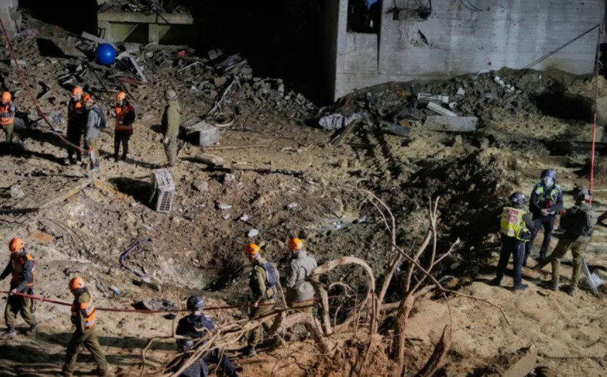 Iran ਵੱਲੋਂ Israel ‘ਤੇ ਵੱਡਾ ਮਿਸ਼ਾਈਲ ਹਮਲਾ, 100 ਤੋਂ ਵੱਧ ਜ਼ਖਮੀ |