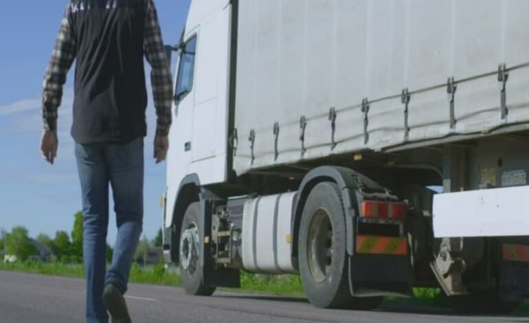 California ਵਿੱਚ 13,000 Truck Drivers ਦੇ ਲਾਇਸੈਂਸ ਰੱਦ, ਨਵੀਂ ਨੀਤੀ ਨਾਲ ਹਜ਼ਾਰਾਂ ਹੋਰ ਪ੍ਰਭਾਵਿਤ |