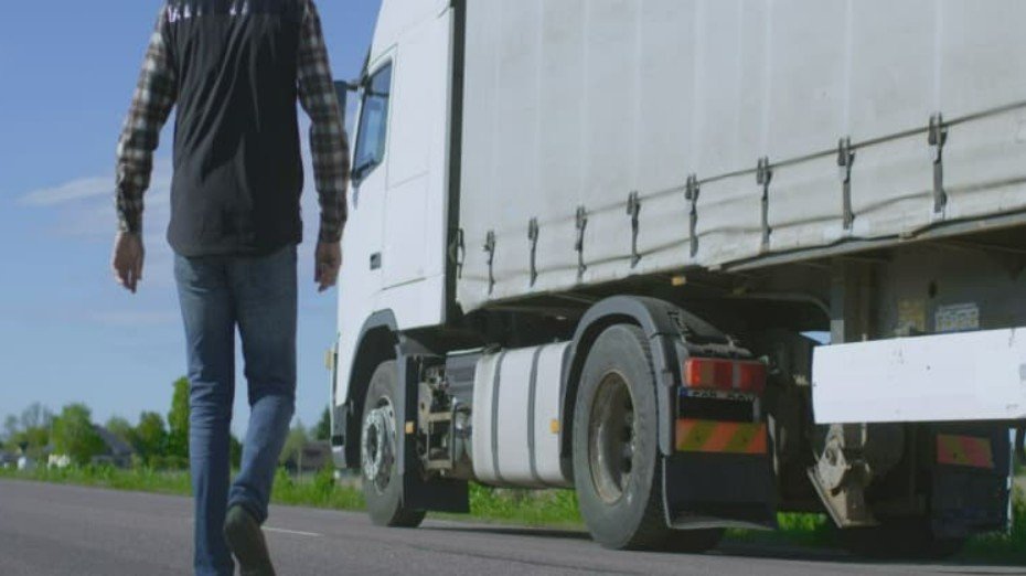 California ਵਿੱਚ 13,000 Truck Drivers ਦੇ ਲਾਇਸੈਂਸ ਰੱਦ, ਨਵੀਂ ਨੀਤੀ ਨਾਲ ਹਜ਼ਾਰਾਂ ਹੋਰ ਪ੍ਰਭਾਵਿਤ |
